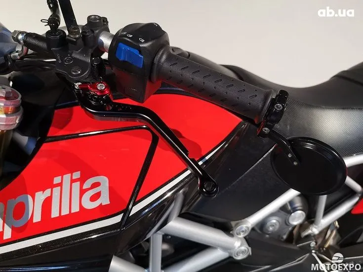 Aprilia 1200 Image 6